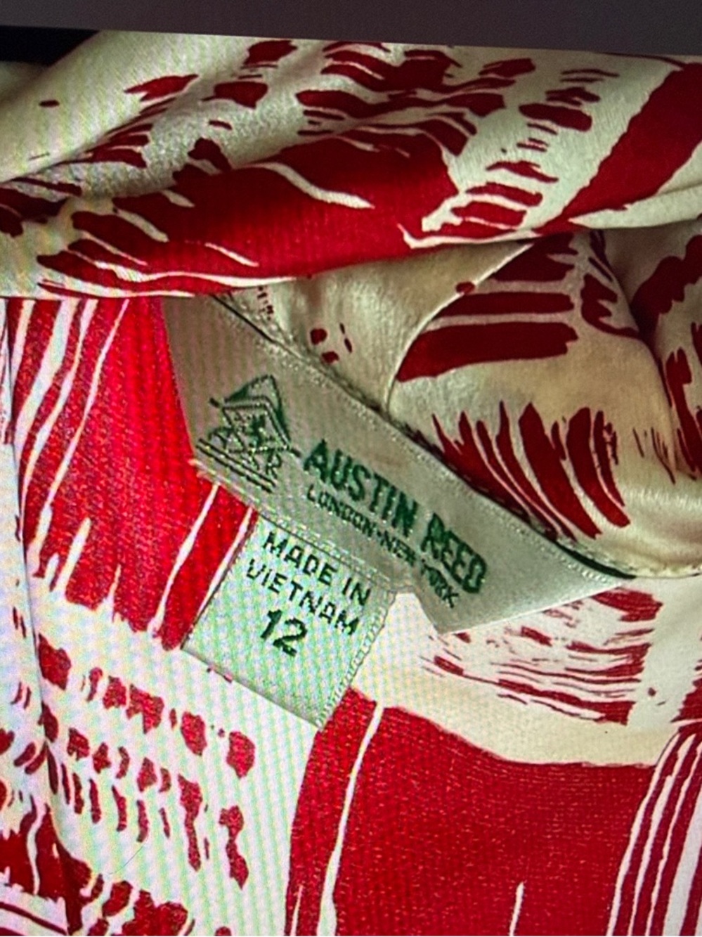 Silk - Austin Reed - Picture 4 of 4